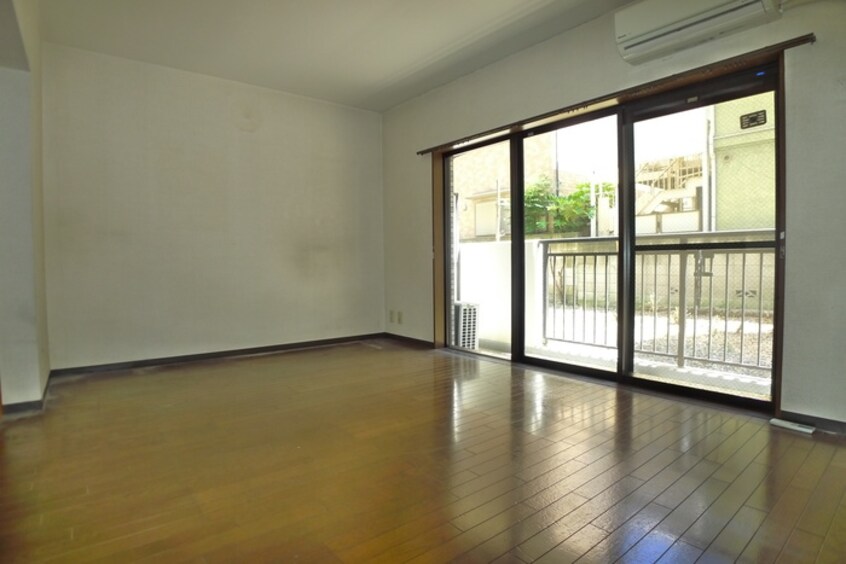 居室 パインホームズ