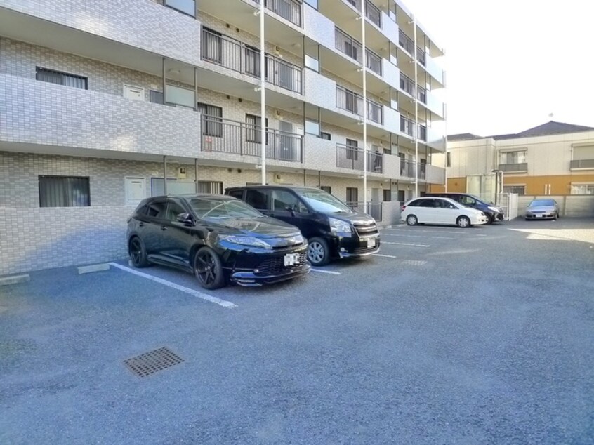 駐車場 パインホームズ