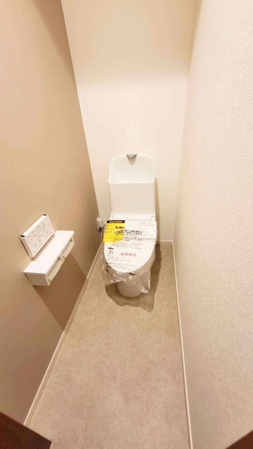 トイレ F・base