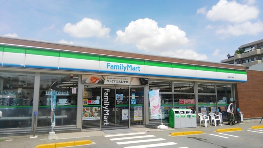 ファミリーマート秀栄花小金井店(コンビニ)まで230m リブリ・小金井公園