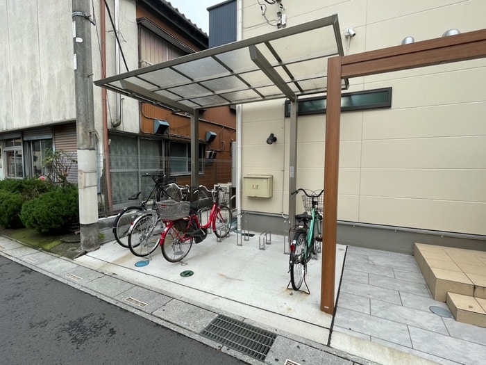 駐輪場 メゾンボヌール坂下