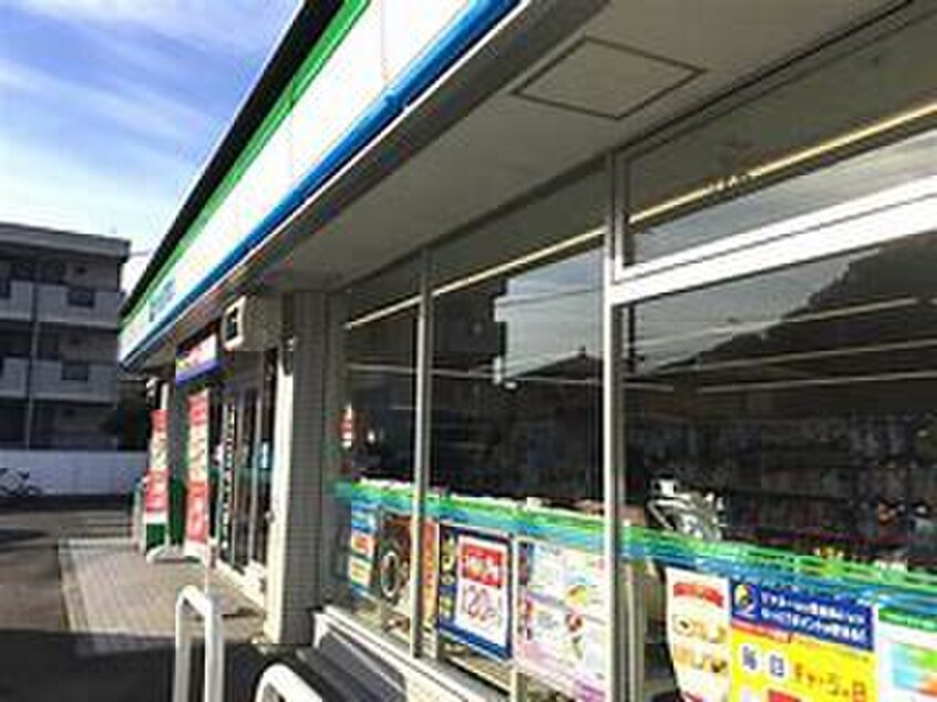 ファミリーマート港北大倉山店(コンビニ)まで160m Kolet横浜大倉山