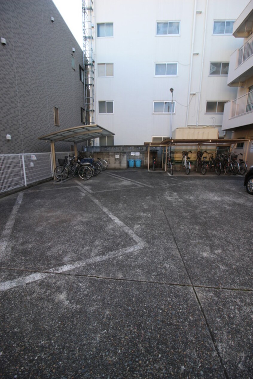 駐輪場 サーラ要町(205)