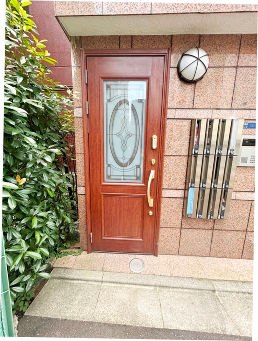 エントランス部分 メゾンフラワ－西新宿