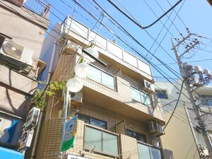 シュロス東裏