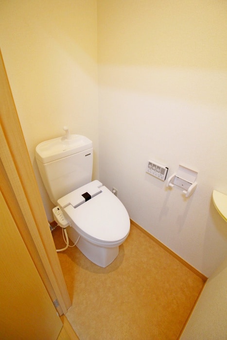 トイレ ハイ・トリー・エス