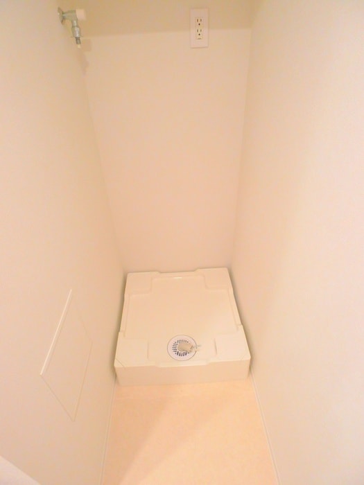 洗濯機置場 ワンルーフレジデンス西日暮里