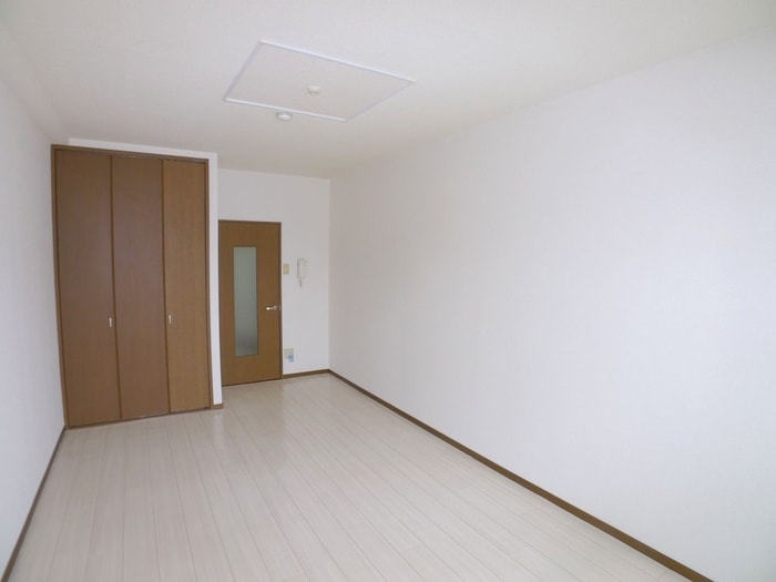 居室 ＳＴＲＯＭ　ＷＥＳＴＥＮ