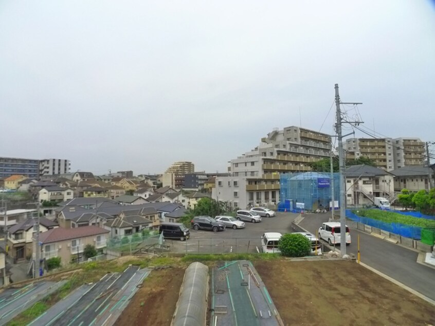 室内からの展望 ヒルコ－ト東中山