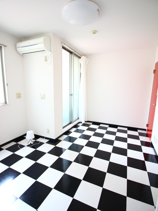 居室 オンワード中根