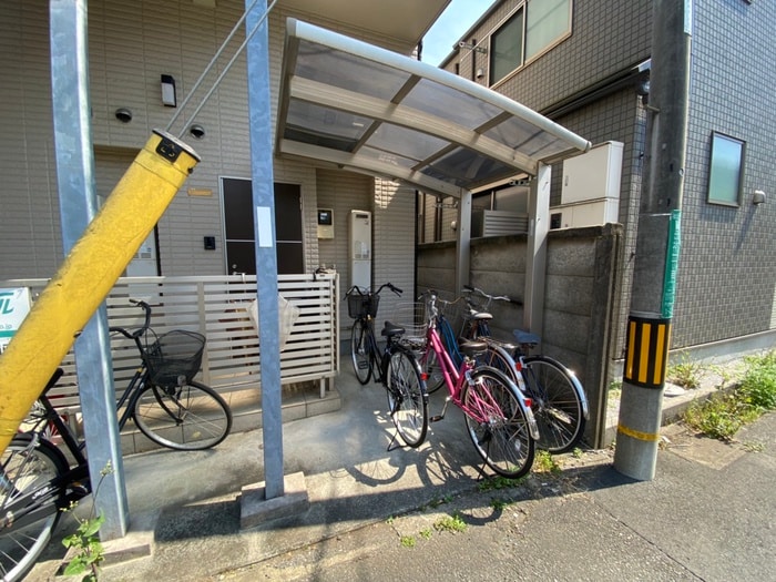 駐輪場 イ－ストフラット国立