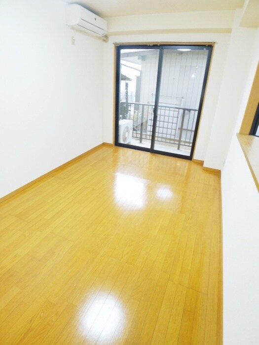居室 アートストリート新井