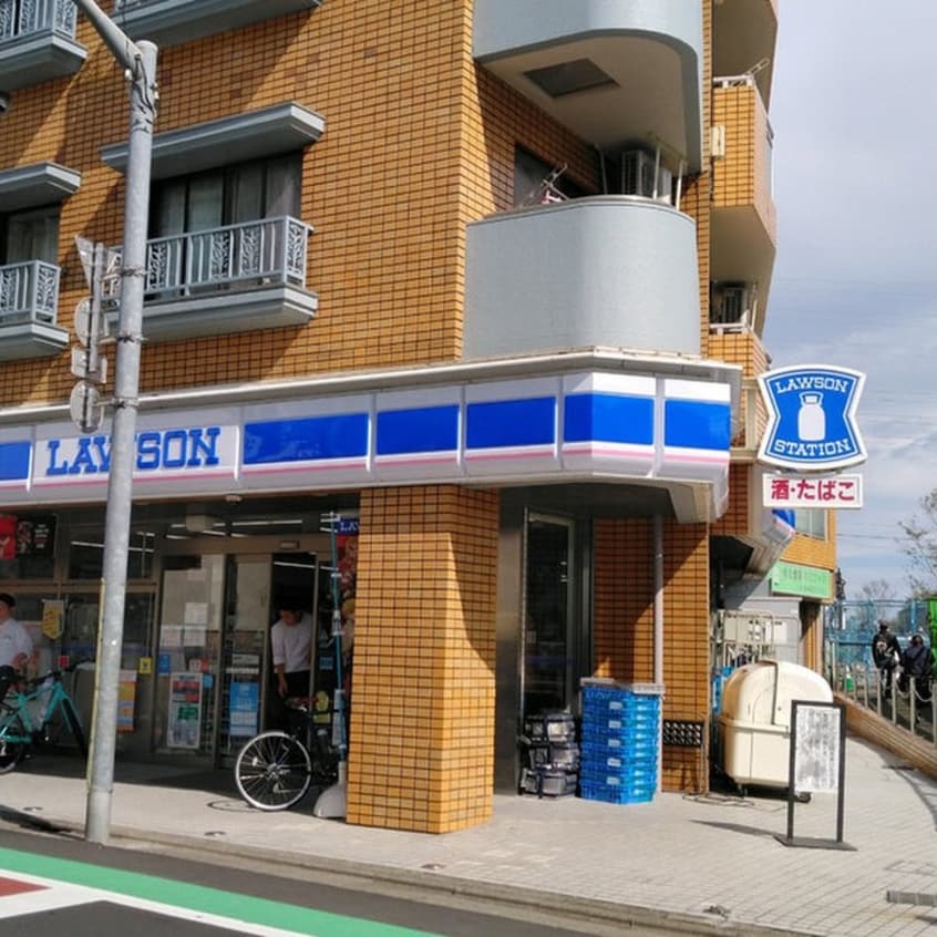 ローソン 世田谷代田駅前店(コンビニ)まで358m 羽根木弐番館