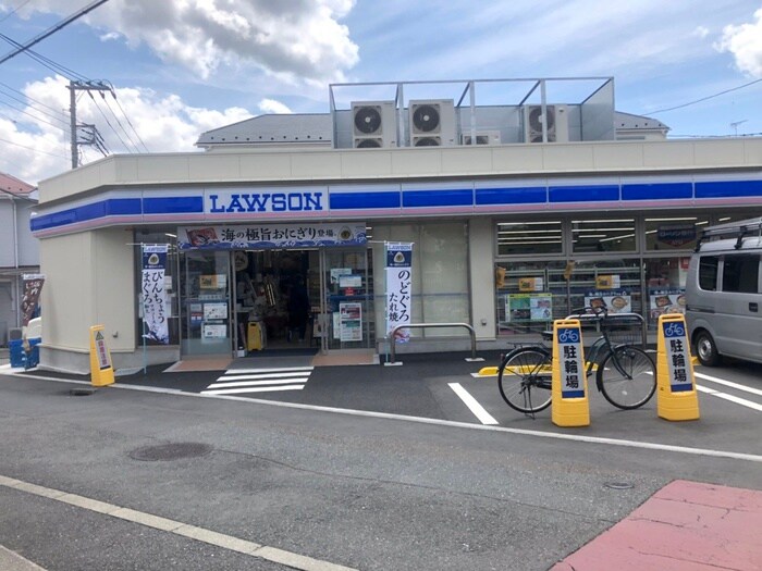 ローソン 横浜金沢町店(コンビニ)まで101m ハーモニーコートＡ棟