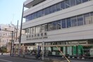 横浜金沢文庫郵便局(郵便局)まで453m ハーモニーコートＡ棟
