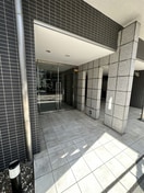 エントランス部分 リファイズ小岩(303)