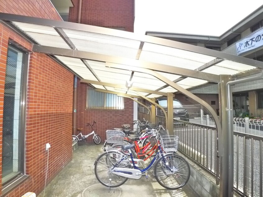 駐輪場 セイハ　松飛