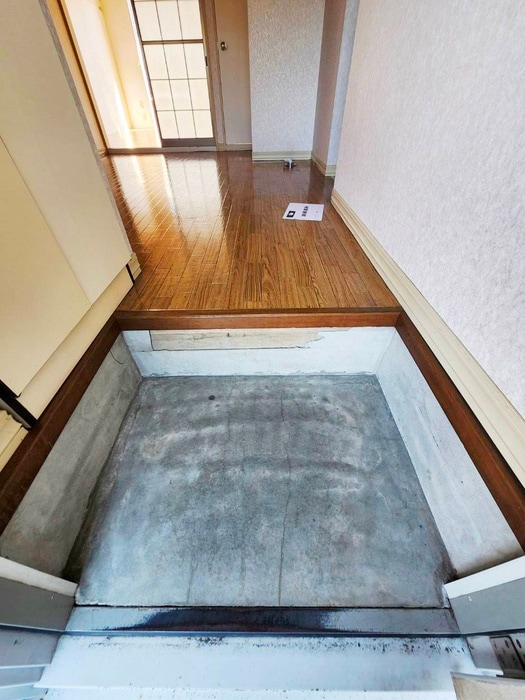 玄関 リ－ベ高部