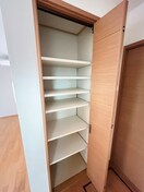 収納 シャルム湘南台