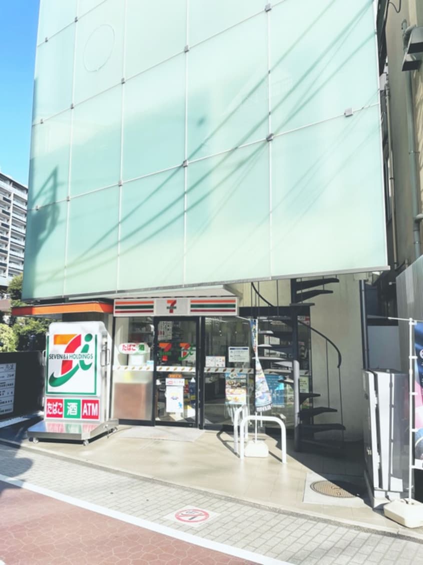 セブンイレブン(コンビニ)まで220m アクシーズグランデ浦和東仲町Ｓ