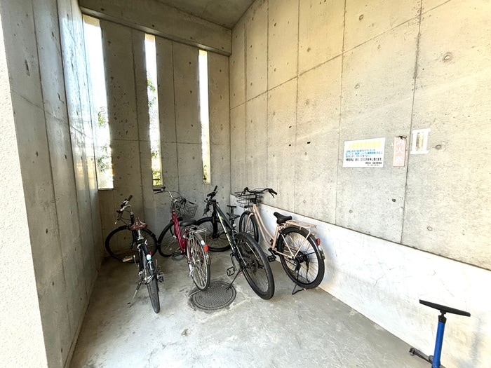駐輪場 西河マンション
