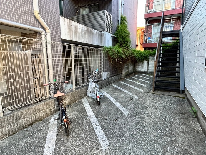 駐輪場 ヴィレッジ　シダ－