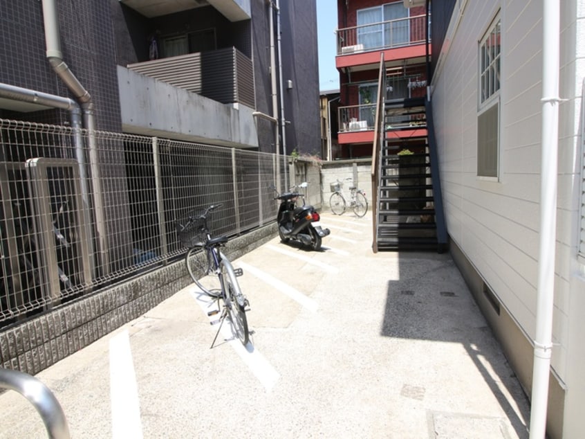 駐輪場 ヴィレッジ　シダ－