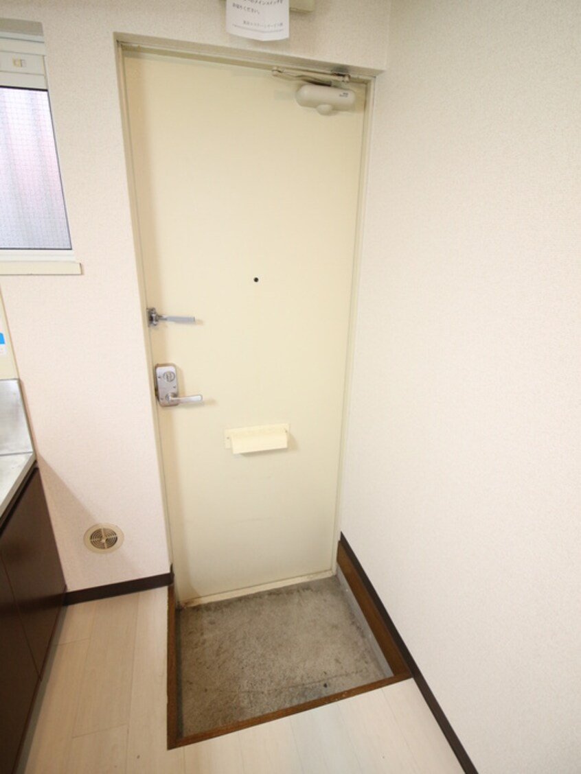 玄関 ヴィレッジ　シダ－