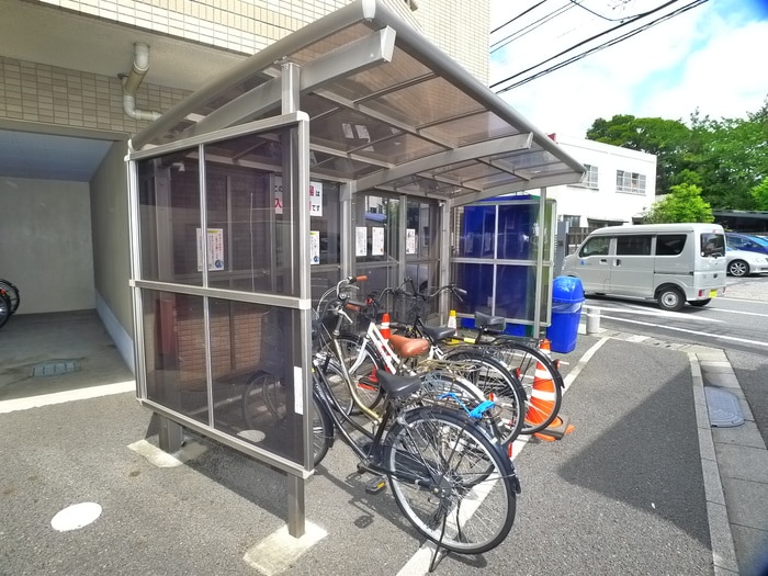 駐輪場 シャト－ノ－ル梅島