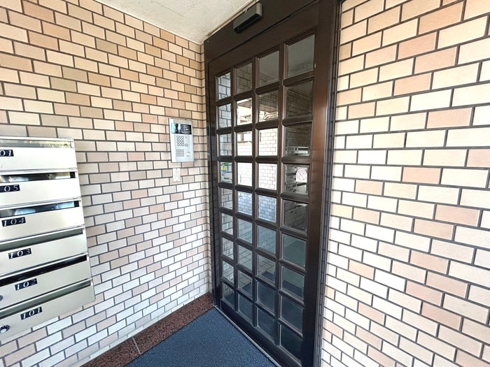 エントランス部分 ウェンゲン（中落合）