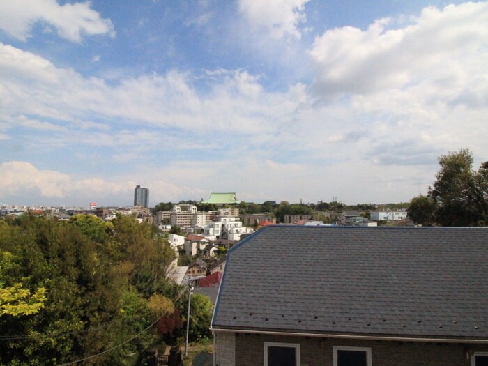 室内からの展望 ラフィ－ナ－鶴見寺谷