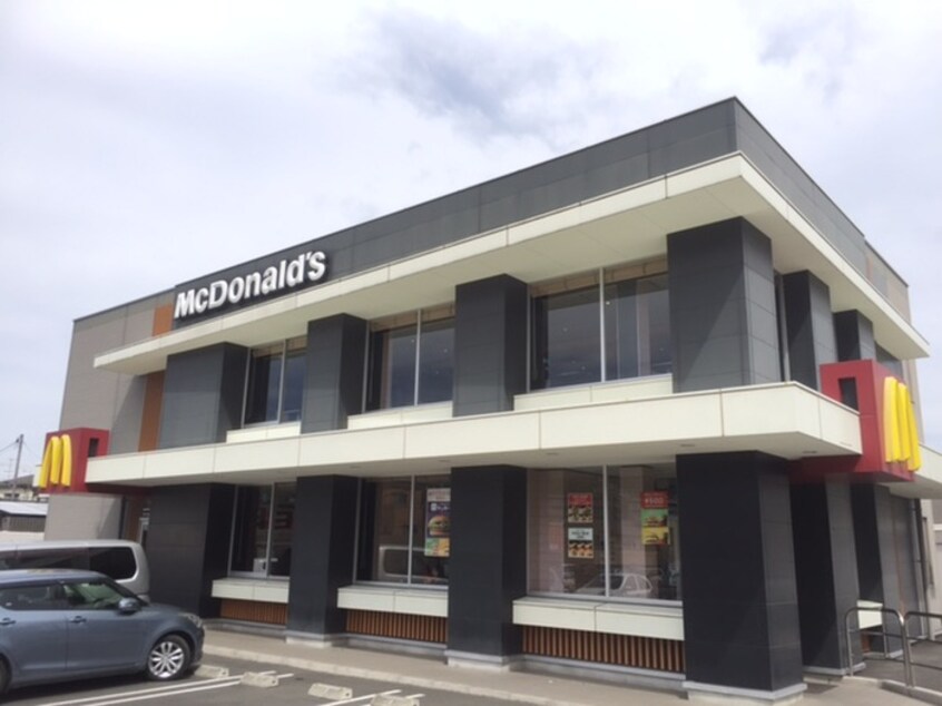 マクドナルド 鶴巻温泉店(ファストフード)まで332m Ｋ・Ｔ　　１ＳＴ