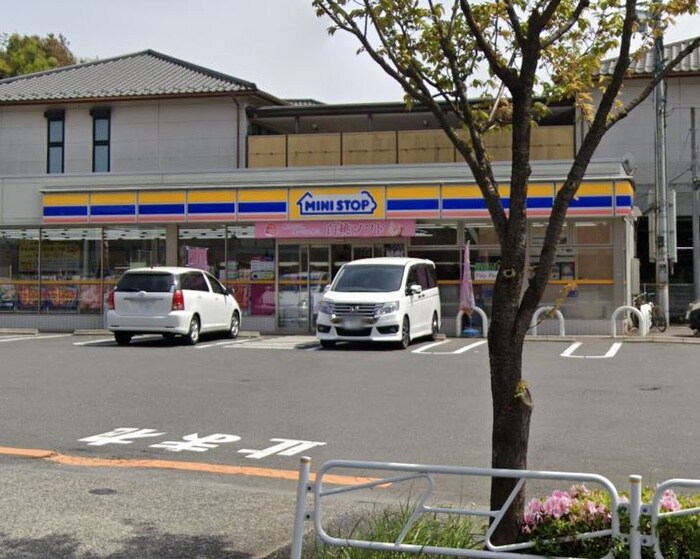 ミニストップ南大沢店(コンビニ)まで333m シエナ