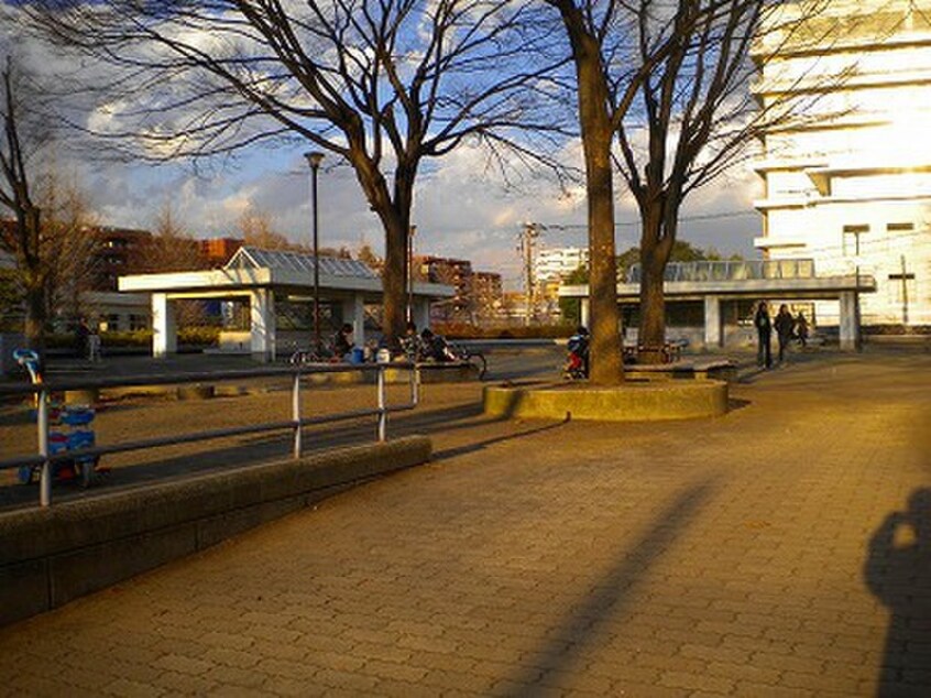 藤が丘駅前公園(公園)まで271m ウィンディアＹＳ