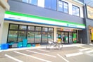 ファミリーマート板橋前野町6丁目店(コンビニ)まで305m ホワイトコ－ポラス