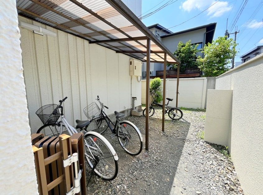 駐輪場 フラットクリーデンス