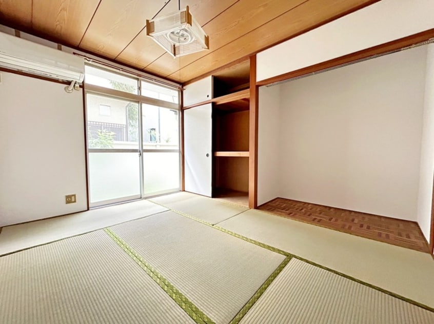 居室 フラットクリーデンス