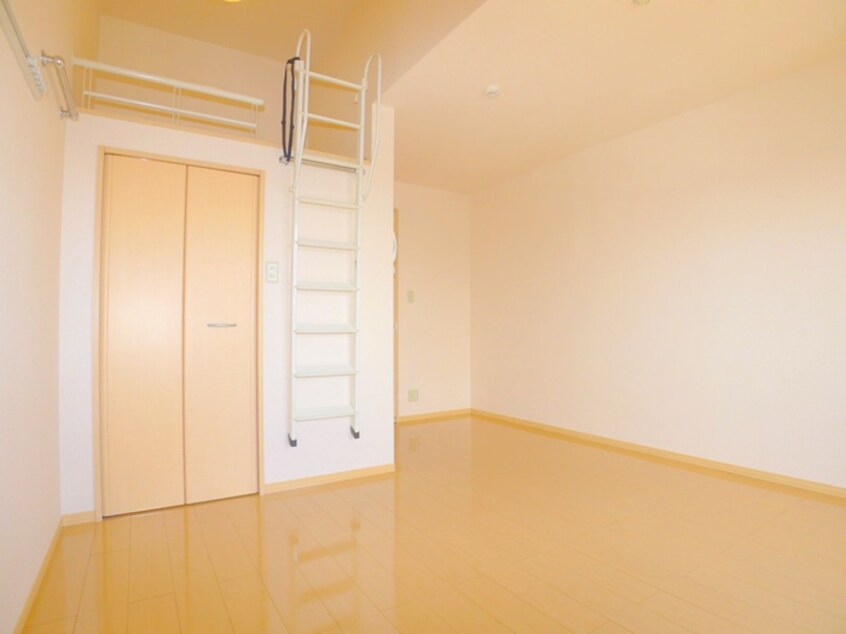 居室 ロイヤルコ－ト