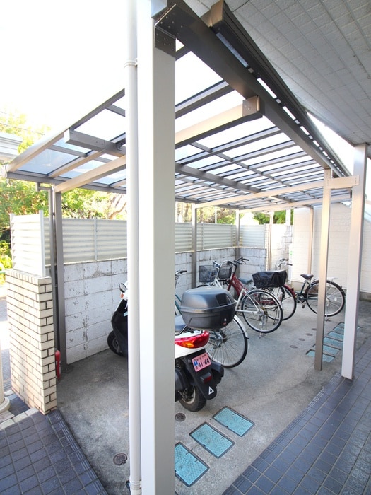 バイク置き場 武蔵野パレス