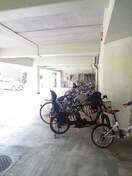 駐輪場 シャン・ド・フル－ル