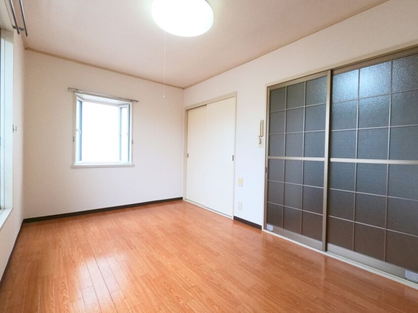 居室 山崎ハイツ