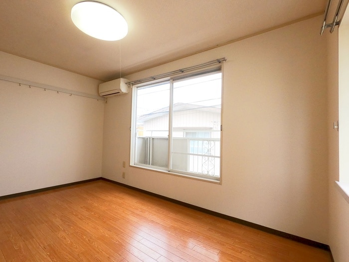 居室 山崎ハイツ