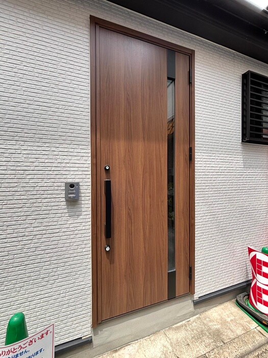 エントランス部分 東松本１丁目戸建