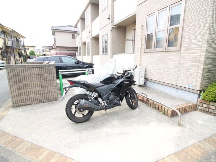 駐輪場 オ－クハイツ