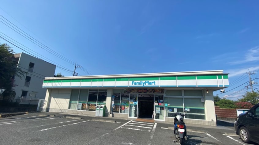 ファミリーマート　八王子別所店(弁当屋)まで94m 多摩ﾆｭｰﾀｳﾝﾌﾞﾗﾝﾆｭｰ別所8