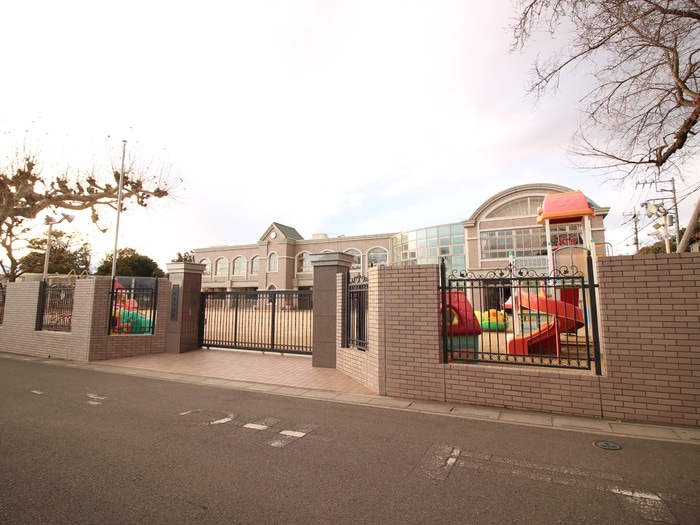 花園幼稚園(幼稚園/保育園)まで400m フォ－ブル浅間台