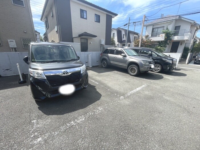 駐車場 メゾンラフィネ