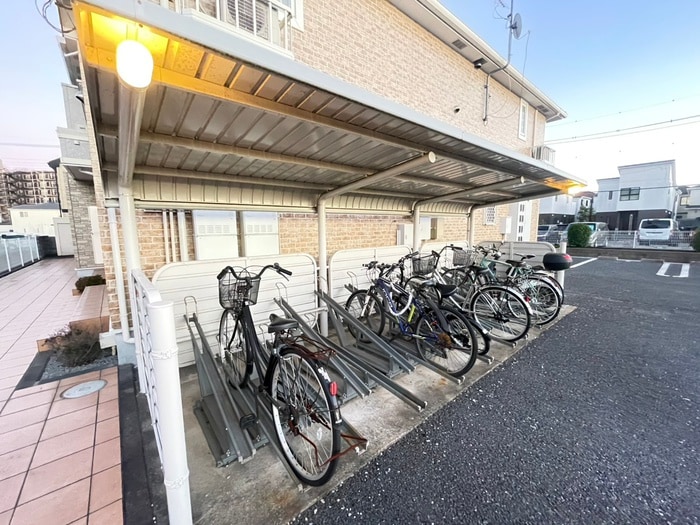 駐輪場 アパ－トメントノイ