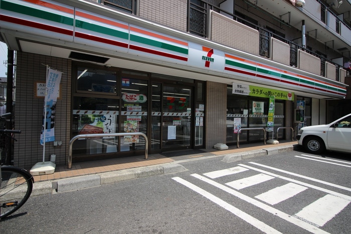 セブンイレブン　中川四丁目店(コンビニ)まで245m ｿﾚｲﾕｴｰ