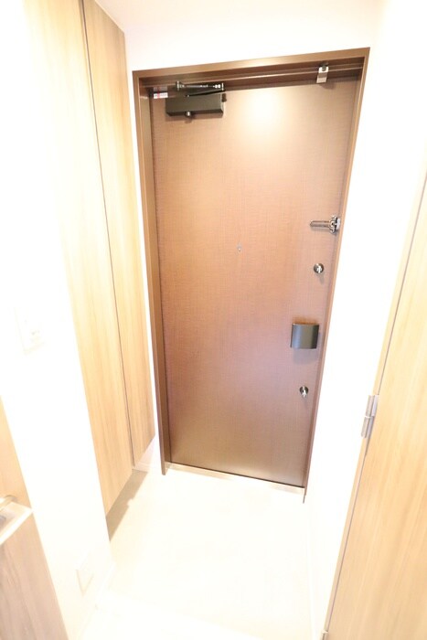 玄関 ONEROOF RESIDENCE ASAKUSABASHI